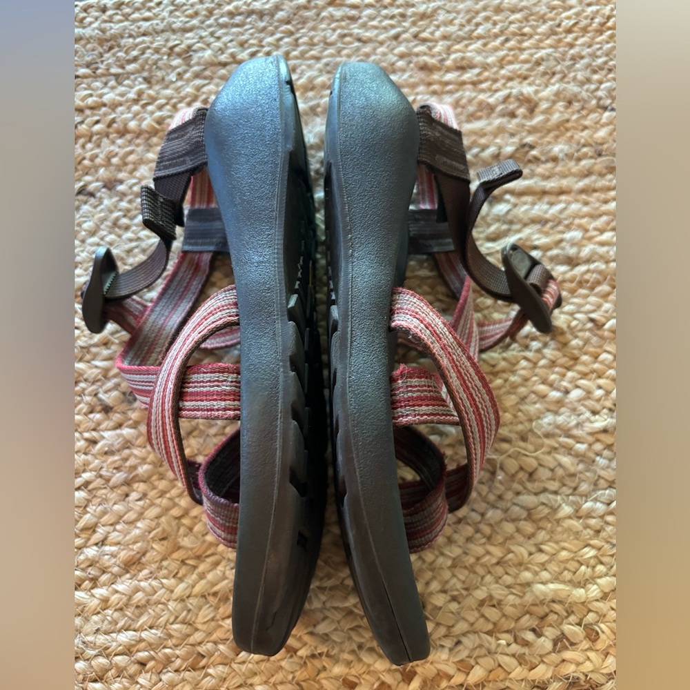 Women's Chaco's‎ Z/2 classic sandals in size 7 red with brown sole - Picture 5 of 8